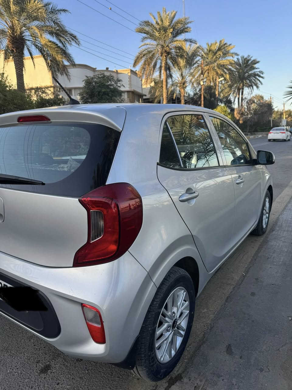 السلام عليكم
للبـيـع

 كيا بيكانتو 2023 خليجي  

كفالة عامة من عدا الدعامية مبدلة 
ماشية ٣ الف ققط زيرو  

رقم اربيل باسم شركة تحويل او وكالة حاضر

مواصفات 

محرك DOCH المرغوب 4 سلندر   

تحكم ستيرن جهتين  

4 جام كهرباء 

بلوجكتر امامي

شاشة 

كامرة دوارة 

بلوجكتر امامي

مري شفط+اشاير مري

ويل كب 

تحكمات استيرن

 حساس اطارات

سويج عدد 2 

‏AUX و USB

 بلوتوث وحاكية تليفون   

للاستفسار :*********** مكان بغداد الجمعيات
