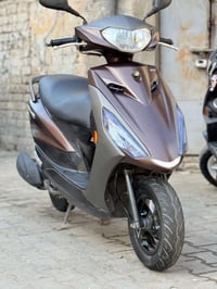 اكزز z  دراجة جديدة جداً  ومابيها اي نقص  كبل تشغل وتتوكل  ناعمة مينسم...