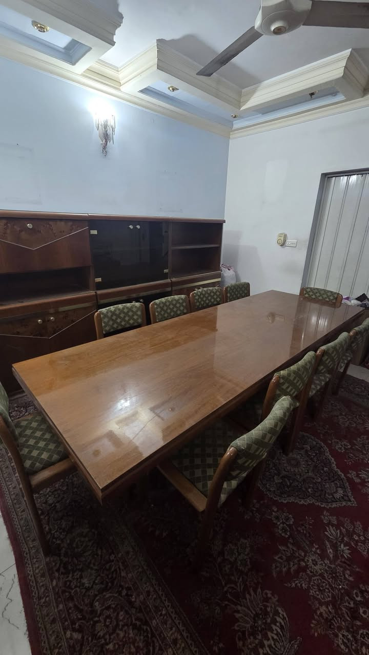 ميز طعام 10 نفرات للبيع
تكمة قوي مال قبل والقواعد مالته مرمر ومعدن .. مكاني بغداد للاستفسار خاص او الاتصال على ***********
