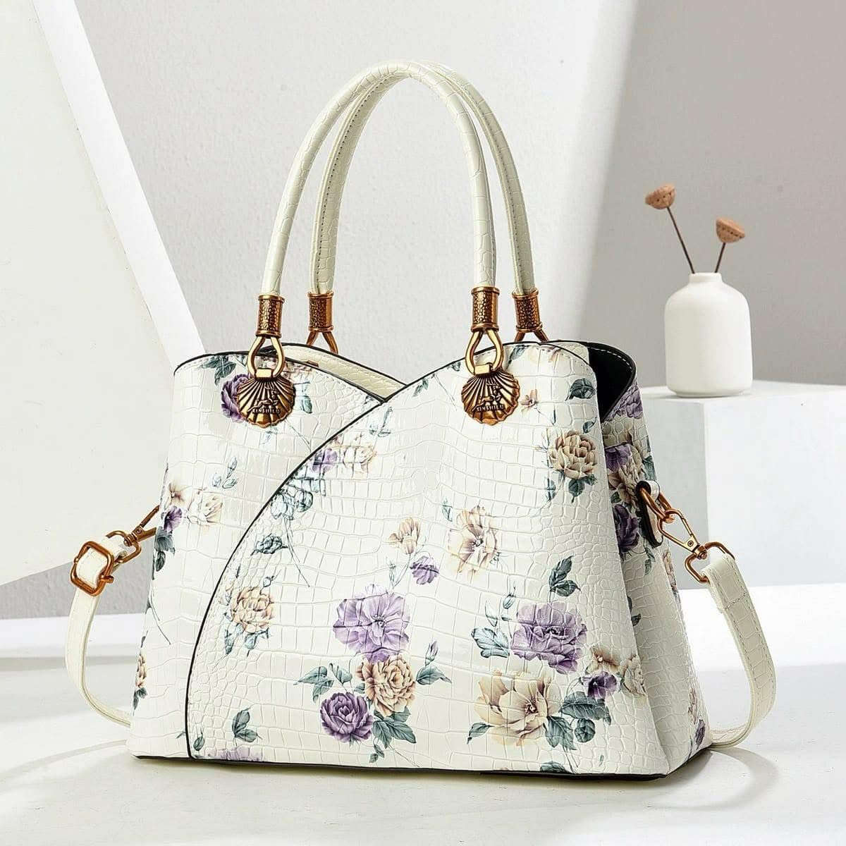 التميز والأناقة عنوانا #قطعه مميزه وراقيه #للحجز ***********#بنات كل لون تجي قطعه وحده
