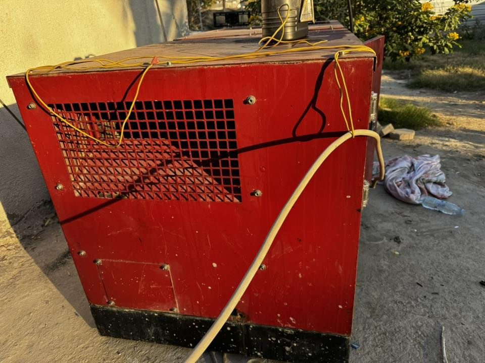 محرك كابوتا 3 بستم ايجنن بالصرف
راس توليد 16 kvإيطالي بلادي
3 فيز
وسنكل فيز 
السعر 15 $
بيها مجال بسيط بعد الفحص
موقعها حسينيه كربلاء
***********
