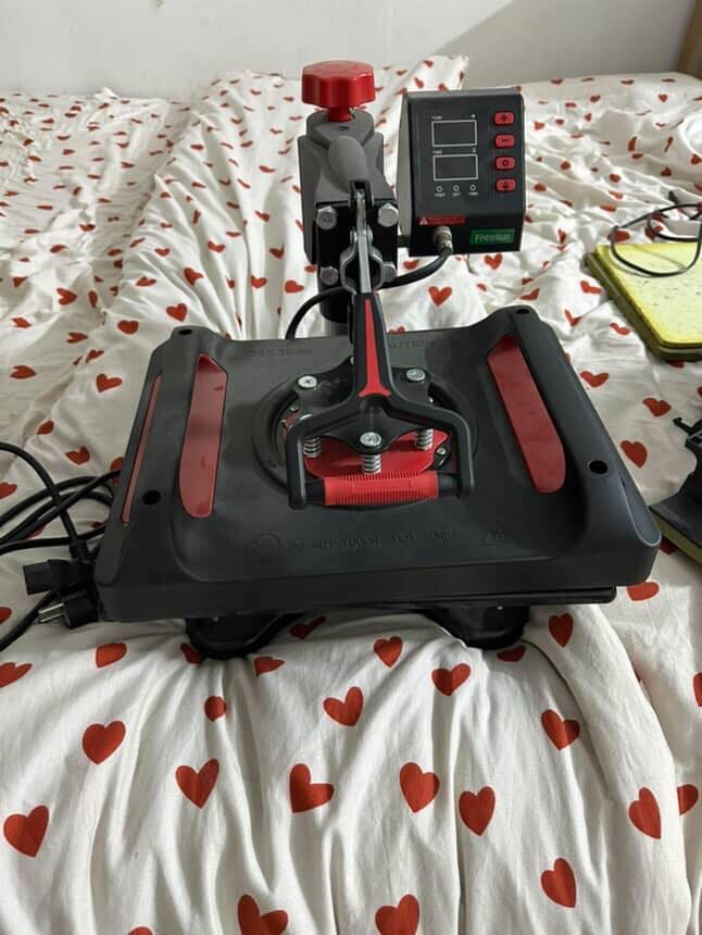 السلام عليكم طابعة EPSON + مكبس حراري الطابعة يحتاجلها صيانه فقط وطبعها حلو ومرتب ابيعهم شلعة وحدة ما ابيع كل قطعه وحد سعرهم مناسب لان مستعجل على بيعتهم الي يحب يتفضل خاص او يتصل على رقمي هذا ***********
