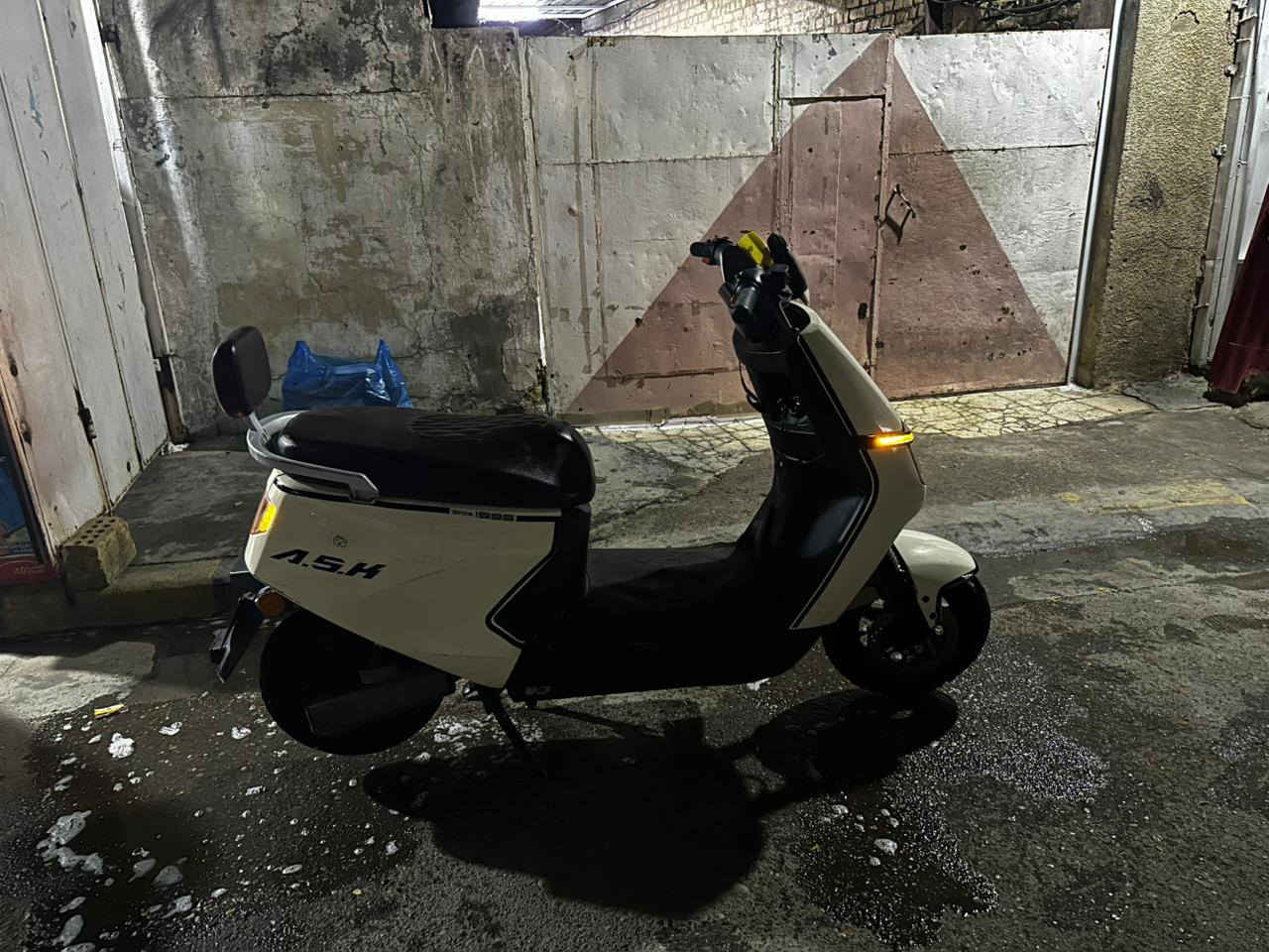 دراجة شحن ASK نضيفة 2025 دراجة نضيفة من شركة حسن وحسين سرعة 6بطاريات سرعة63 شاشة تقرالك العطل وبيهة مثبت سرعه وبيهة نضام رجوع للخلف وبيهة نضام عطل اليده  دبل اشارة كشن جوزي بيهة قاطع الدوره السعر خاصه ***********
