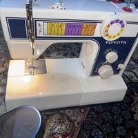 🔥 ماكينة خياطة TOYOTA أصلية 🔥 ✨ جديدة ونضيفه  📦 وياها كل أغراضها كاملة...