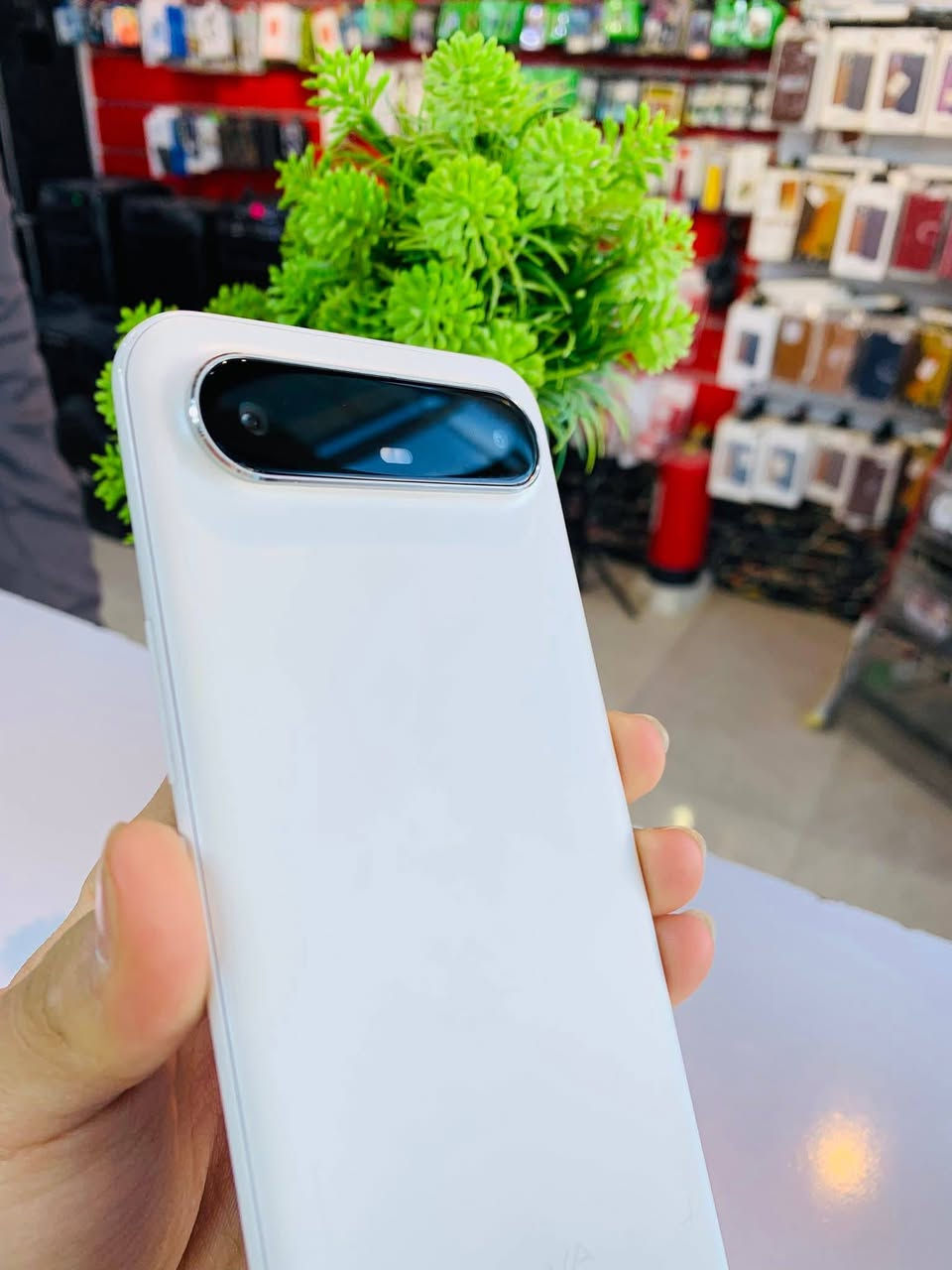 .
بوفا سلم انحف جهاز بلعالم 
جهاز راقي بمعنى الكلمه الجناي يعرف شنو من جهاز هذا
بي ذكاء اسطناعي منه وبي 
ذاكره 256
داخليه 8+8
بطاريه 100 
جهاز بلادي شخط مابي استخدام كلش قليل 
بيع او مراوس 
سعر 250 قفللل بدون عمله اخوان 
***********
