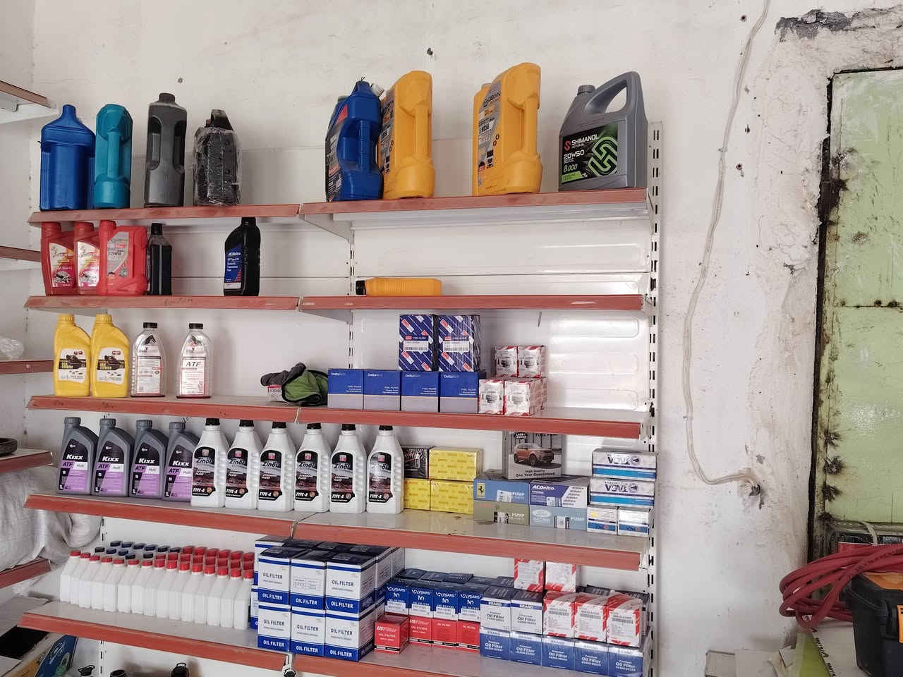 تم بحمد الله افتتاح محل[محمود الدليمي] 🛠️
لتبديل الزيوت، صيانة الإطارات، وتشحيم السيارات.
نستقبلكم يومياً من الساعة [8] صباحاً وحتى [6].مساءً 
موقعنا: [تقاطع الطوب مجاور محلات ابو بدر التجاريه للأطارات ]
للاستفسار: [***********] ابو كرم
شعارنا: دقة في العمل.. وسرعة في الإنجاز.
