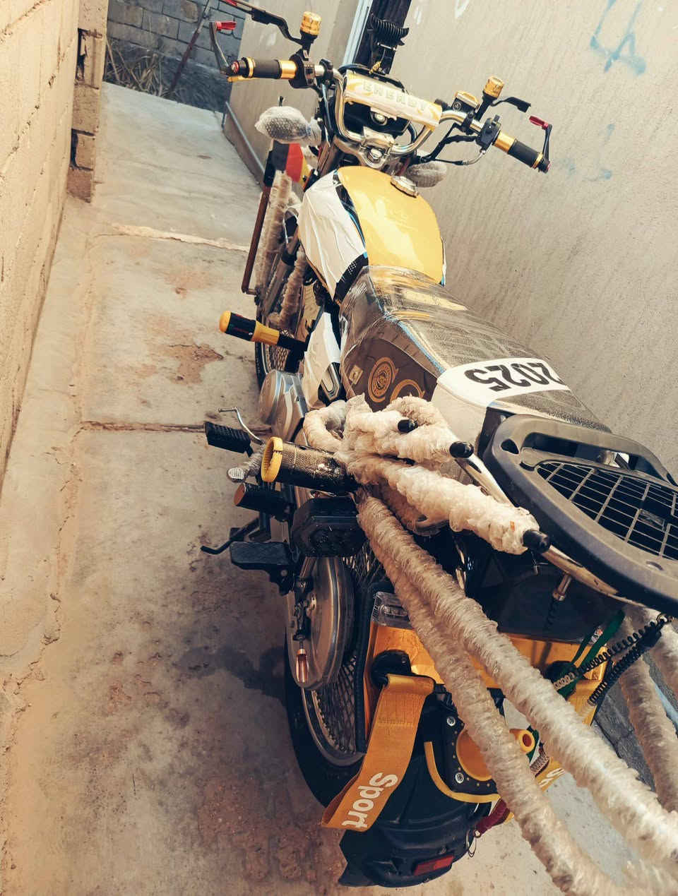 يالله دراجة تايكر موديل 25خمسة كير لدراجة مرتبة وحلوة كلشي شغال بيها بيها منفيس للمراوس فقط بدراجة تايكر مكاني الرمادي


**إذا كنت صاحب هذا الإعلان وتريد حذفه لأي سبب، رجاءا أرسل رسالة إلى الدعم الفني**