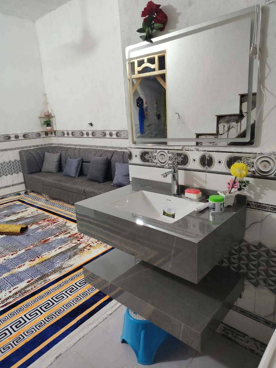 مشتمل م100مترمربع رقم بعده مامسجل ركن بناء بلوك وعكاده البيت يحتوي على صاله غرفة نوم مطبخ وصحيات وستقبال خارجي مكانه الجبيسه نزلة شيخ خالد الجبر قريب ع بيت شعوري سعره 31وبي مجال قليل


**إذا كنت صاحب هذا الإعلان وتريد حذفه لأي سبب، رجاءا أرسل رسالة إلى الدعم الفني**