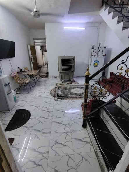 دار للبيع طابو زراعي سند ٢٥ المساحه ٩٠ متر واجهيه ٥ النزال ١٨ طابق ونص الاول صب مسلح الطابق الثاني سكف سندويش مكون من غرفتين الطابق الأول غرفه نوم وصاله واستقبال  ومطبخ وحمام داخلي وترك بصف الغرفه 
الطابق الثاني غرفه نوم وبلكونه وحولي الدرج وسطح خلفي موقع الدار الكرغوليه مقابيل أسواق اسطنبول السايد الواحد بيت نضيف وكامل خدمات ماء كهرباء تبليط وقريب الشارع العام السعر ٥٥ بي مجال  
للاستفسار ***********
