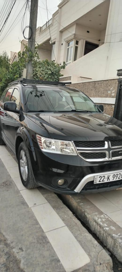 دوج جورني 

2017 

/ 4 سلندر/2400

شاشه لمس 

بلوتوث

بصمه ( تشغيل ذكي )

دخول ذكي

4 بصمات

مثبت سرعه

3 قطع تبريد

7 راكب 

تشغيل عن بعد

تخم تايرات جديد

كير مكينه جديد ترايك وين ميعجبك 

تبريد خير من الله 

تبريد منفصل

رقم أربيل بسمي تريد تحويل اووكاله

مكاني اديالى بعقوبه

السعر ١٤٥

السياره مالبيت والله جديده كولش
***********
