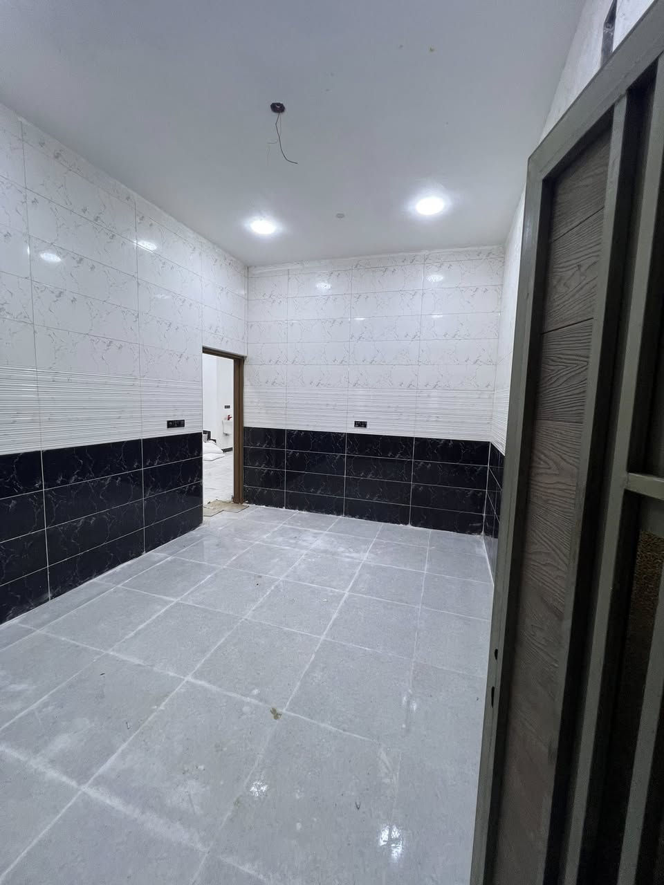 ♦️يعلن مكتب عقارات ابو شريفه العبادي 
*********** 
عن دار للبيع 🏚️ 
في شط العرب باب االهوى 
♦️المساحة 200
♦️بناء درجة أولى بلوك 
♦️يحتوي البيت ثلاث غرف نوم + صاله +مطبخ  + دوانيه + حمامات داخليه وخارجيه+ 

♦️السعر 103
للاستفسار اكثر اتصل  
*********** 
نستقبل عروضكم دور سكينه وقطع اراضي في شط العرب فقط
