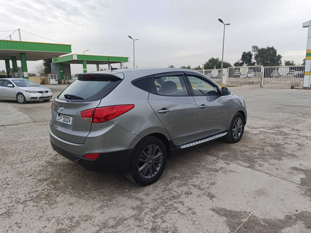 توسان ضرر جاملغ وبنيد بدون دخل صبغ 4 قطع بدون دخل  محرك 2000 جي داي كير محرك مكفول تبريد تدفئه شغال سياره ما بيها اي نقص رقم بغداد دولي سياره وارد امريكي موديل 15 ماشا 146 عنوانها ديالى كنعان سعر السياره 118 بمجال الاستفسار على هذا الرقم ***********
