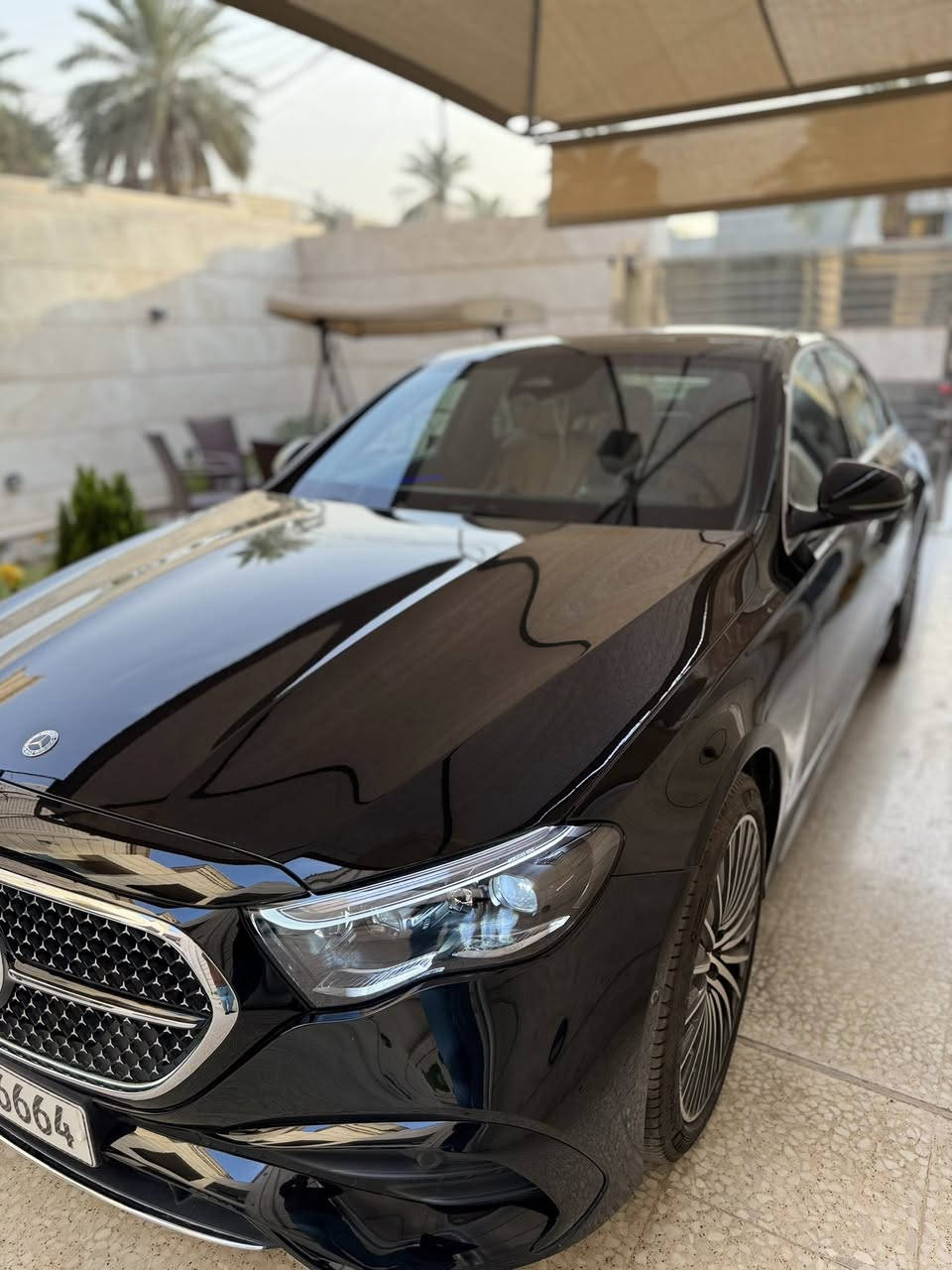 مارسيدس E200 2025 وكاله MEC  رقم بغداد رقم مميز 
ماشية 5000 كيلو متر 
ضمان الوكاله +صيانه مجانيه كل 10 الف كيلو 
سياره فول مواصفات وعليه كت amg بلادي من الشركه
 وتغليف ppf يم GMC FILM
مكان السياره بغداد اليرموك
السعر 110,000,000 مليون دينار 
للتواصل ***********
