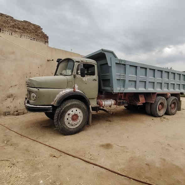 اقشم للبيع موديل 79 مكينه 55 جير 112 سعر 35 وبها مجال شاص بلادي طويل***********
