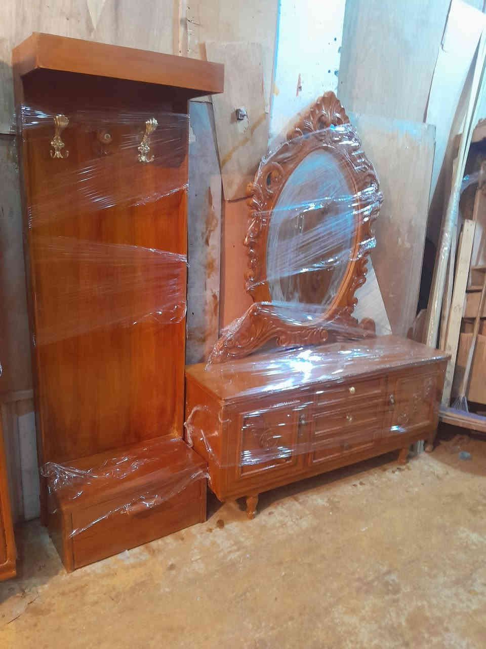 غرفه ام خمسه نجاره اخت الجديده البيع السعر اربعميه وبيه مجال شي بصيط الحله ابو غرق وتساب او تصال ***********
