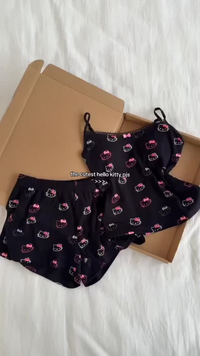 متوفر تراك كيتي قطني يجنن خامته 🩷🩷
السعر 12 الف 
قياسات S.M.L.XL.XXL

يتوفر تغليف هدايا 🎁 
يتوفر دفع عند الاستلام  و ايضا زين كاش - ماستر

يرجى فحص البضاعه قبل الاستلام من المندوب.
توصيل بغداد 5 الاف
توصيل محافظات 6 الاف
#hellokitty #kitty #kuromi #mymelody #iraq


**إذا كنت صاحب هذا الإعلان وتريد حذفه لأي سبب، رجاءا أرسل رسالة إلى الدعم الفني**