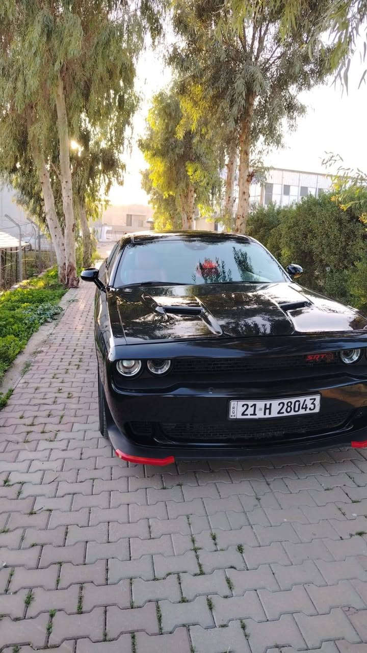 جالنجر للبيع 
موديل 2018 مرتبة وكاعده
بيها صبغ قطعتين ونص 
بنيد وجملغ امامي وجملغ خلفي
سيارة جاهزة مناقصة شي شرط تحويل وكاله 
مكانه كركوك
***********
السعر 167 ورقه وبي مجال
