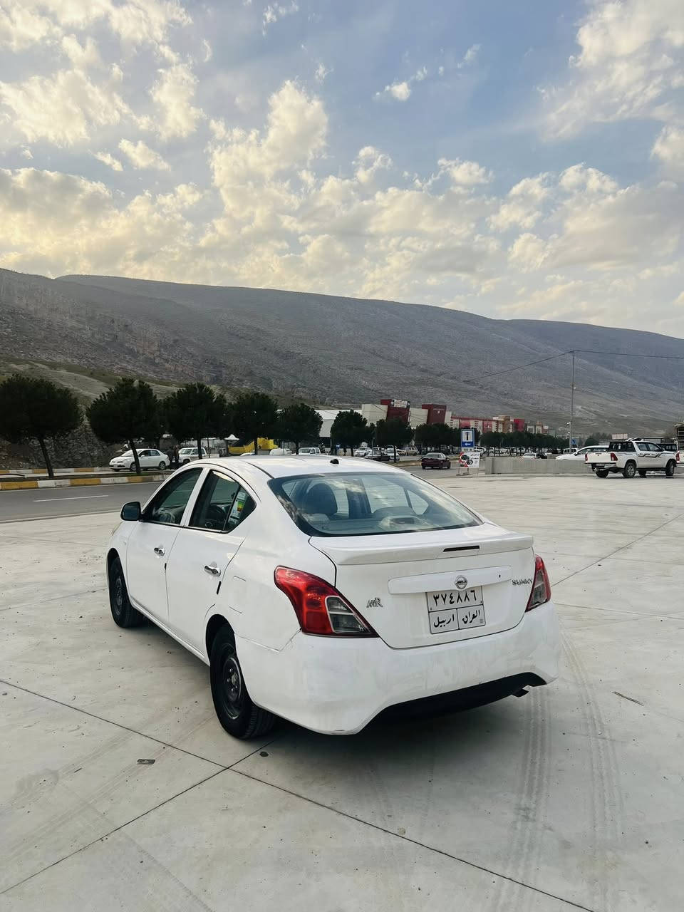 نيسان لاكشمي باي ٢٠١٨  كير عادي ٢ بارجةي ١٣٠ رويشتووة بوياغ ١١  وةرةقة غرامةي لة سةرة هةمووي دةديتةوة سعري ٧٧ معامةلة ***********
