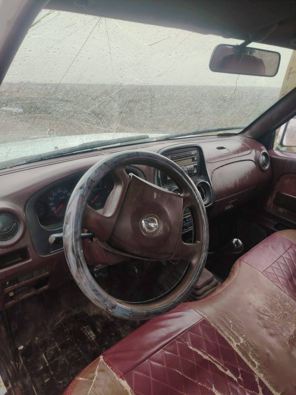 نيسان للبيع نظيفه وحلوه موديل 2014
***********
