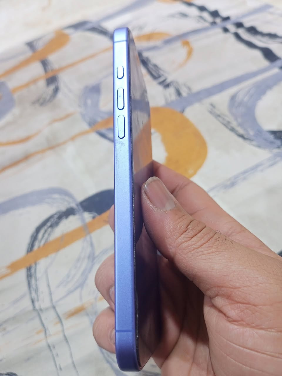 ايفون 16بلس ذاكره 256 بطاريه 93بلاد مكفول من كلشي صارله شهر من اخذته سعر 950وبي مجال مكاني بابل الاتصال ***********
