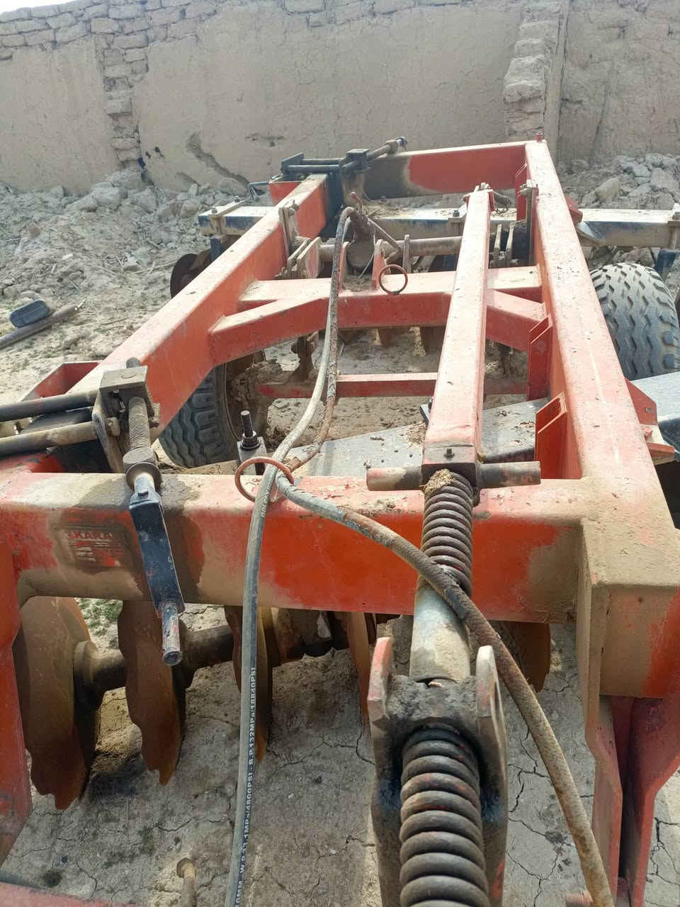 دسك تركي حجم 24للبيع السعر 35 الشراي يتصل ***********
