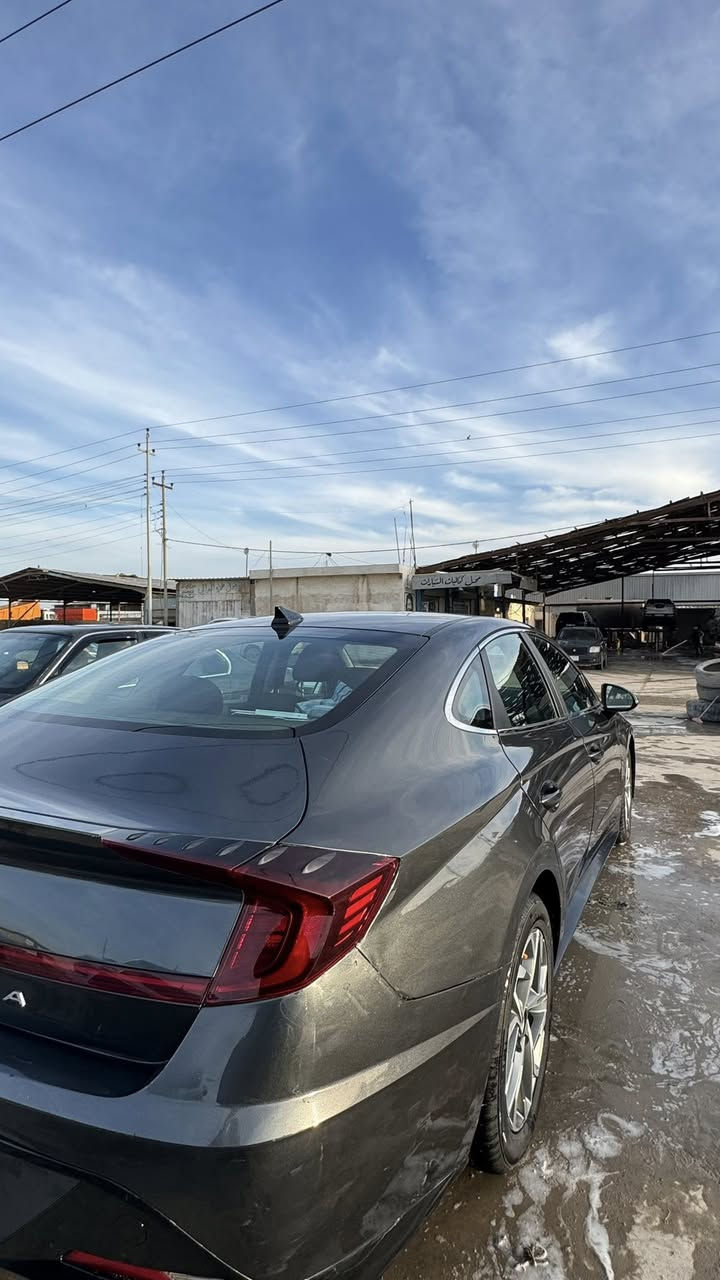 سوناتا. 2022 SEL
🔹 اللون: فيلي
🔹 المسافة:50,000 كم
🔹 المحرك: 2500 GDI
🔹 الگير : أوتوماتيك دگم 

الضرر (موضح بكل أمانة):
 • الجاملغ الأمامي مبدل نفسـه
 • الجاملغ الخلفي بارد فقط .
 • البنيد ربع بارد، مرشوش كامل لتوحيد اللون

المواصفات:
 • فول مواصفات ما عدا الفتحة والكشنات.
 • بصمة  (أبواب + تشغيل)
 • دخول ذكي
 • جنطة ذكية
 • LED نهاري
 • رادار 360 درجة
 • توقف آلي
 • أوتو هولد
 • 4 أنظمة قيادة
 • قيادة ذاتية
 • تحديد مسار
 • مؤشر طرق
 • كشنات كهرباء
 • سايد بريك دگمة

الحالة :
 • گير، محرك، لغود، شواصي كفالة
 • السيارة جاهزة ونظيفة كلش(حدادية جديدة -وتخم تايرات جديد -تدفئة وتبريد -شرط الفحص ) 
 • ماشية قليل واستخدام شخصي

السعر :- 165 $ وبيها مجال للشراي المو شراي لا يتصل 
للأستفسار :- ***********
