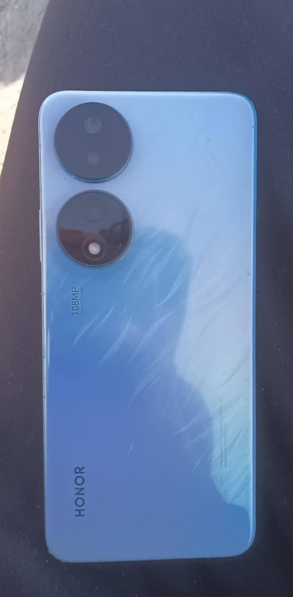 سلام عليكم جهاز هونر 70 ذاكره 256 مروس باايفون 11 عادي او برو ماكس *********** واتساب أو اتصال
