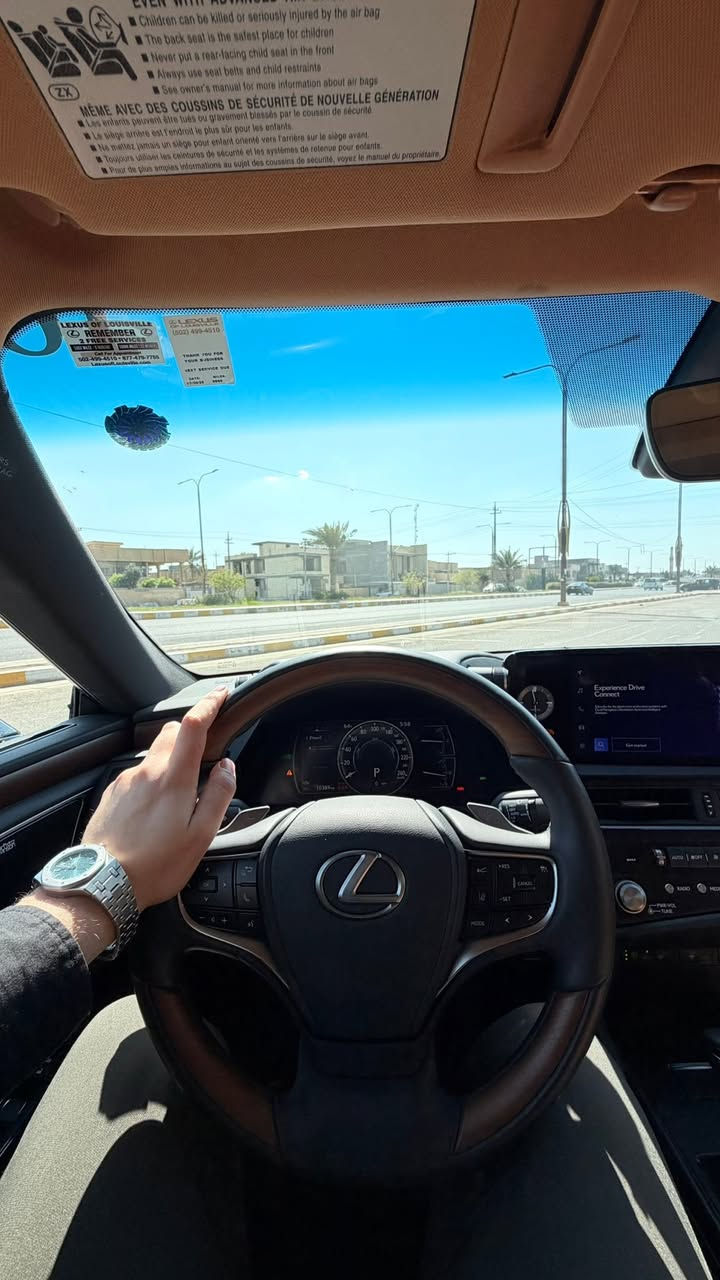 ES 300 هايبرد لكزس    الترا لكژري 

الموديل 2025 🚨 

محرك 2.5 اربعه سلندر هايبرد

المواصفات:
بصمة تشغيل 
فتحة سقف 
‎دخول ذكي ( 5 بصمات )
  
ماوس تحكم 
‎كشنات جلد 
‎كشنات كهرباء 
‎كشنات ميموري   
‎كشنات تدفئة+ تبريد
‎نقطه عمياء 
‎اوتو هولد 
‎هندبريك بصمه 
‎رادارات
‎اشاير بالمري  
‎شحن واير ليس   
‎التحكم التلقائي بالتكييف ثنائي 
‎نظام ماقبل الاصطدام 

‎نظام تثبيت السرعة
‎نظام رادار( القيادة الذاتية)     

305$  🚨
‎🚨الفلوجة   
***********
