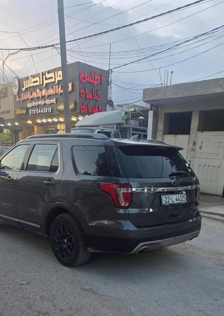 السلام عليكم للبيع او مراوس فورد اكسبلورر موديل 2017 مواصفات XLT  
شاشه كبيره اندرويد اوتو كار بلي 
بانوراما
بصمه + رمز سری 
جنطه كهرباء
حساسات امامي خلفي كامره 
رادار ( بي نقص حساس واحد حاليا ميشتغل )
كشنات جلد 7 راكب كهرباء
السياره حادثها سرقه موضح بالصور
 بيها صبغ القطع المسروقه + قبغ الجنطه
 تشتغل طبيعي عالبانزين العادي  v6 3500 محرك 
محرك جديد ما صار فتره من شديته وسويت ادامه كامله
السعر ١٧٠ وبي مجال للشراي
رقمي ***********
*********** اتصال + واتساب حلة, بابل
