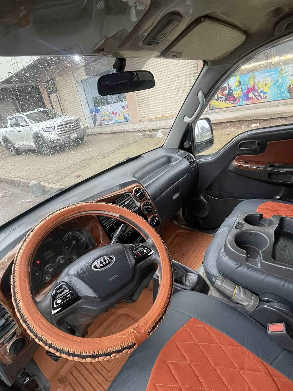 السلام عليكم كيا 2700 موديل 2013 كير مه كينه اكسن شاصي به شه رت  ده رگاي سايقي سبوخه دشبول فورميك كامل جوانكاري سياره كه زور جوانه تاخمي تايه نويه بنه كه ي تونده سياره كه جاهيزه لو ئيشي رقم هه وليره به ناوي شه ريكه يه به ناو ناكري سعري 75$ وه ره قه و معامله شوين زاخو ✅✅✅
تكايه مشته ري ني ته له فون مه كه له گه ل ريزم
***********

