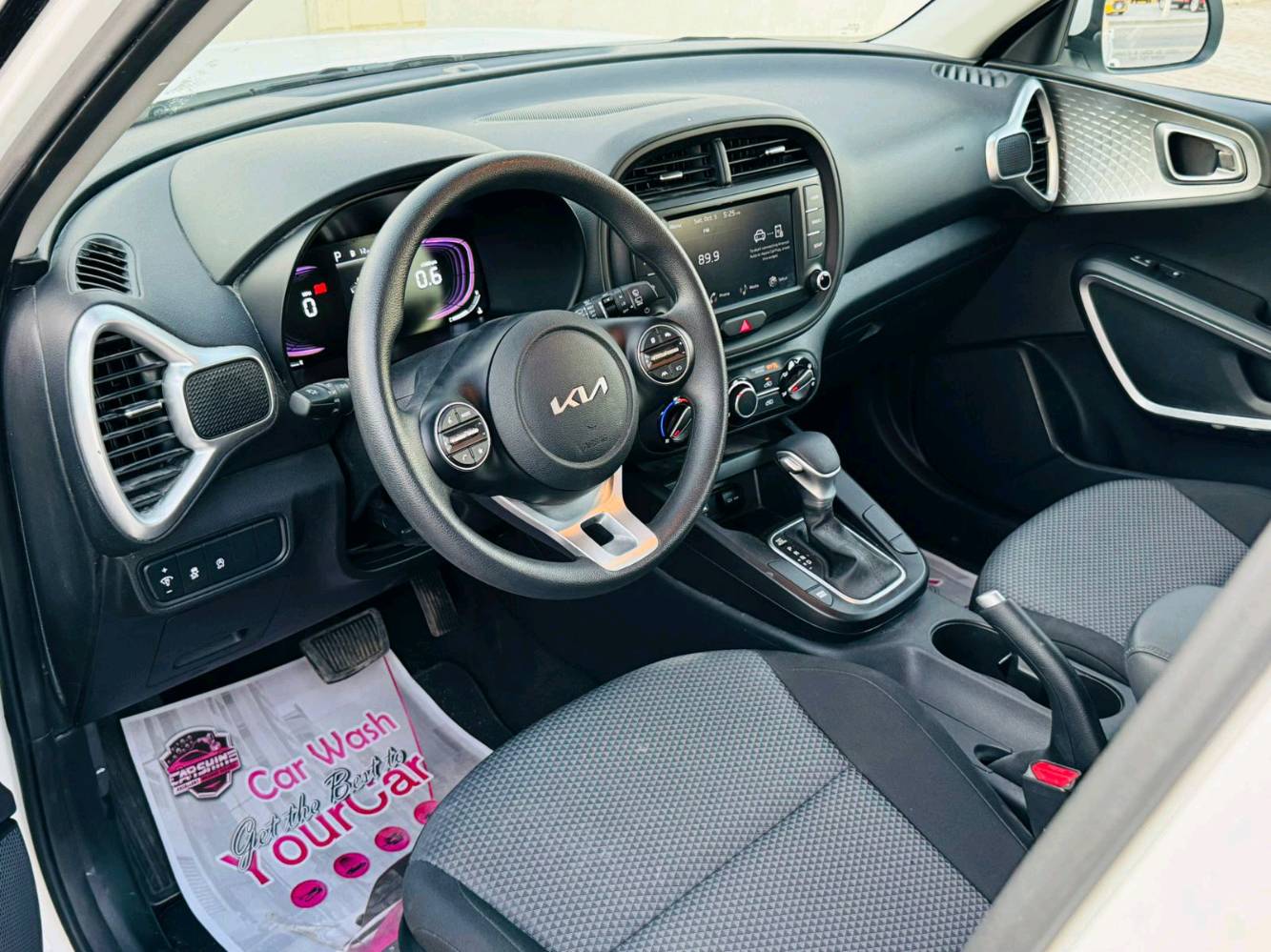 السلام عليكم 

كيا سول 2023 الشكل الجديد 
وارد امريكي صور الحادث مرفقة 
بل منشور حادث السيارة جانبي 
بجم كبس ايرباك دركة ودشبول مكفول 
كير محرك شاصي لغد مكفول 
رقم أربيل الجديد تحويل او وكالة مضمون 

المواصفات: شاشة كبيرة - كامرة دوارة - قيادة الية 
فول تحكم ستيرن - رادار جانبي - تحديد مسار
اطفاء ذاتي عند الازدحام - محرك 2000 دوش 
ماشية 28 الف ميل - ويل كب - مود درايف انواع قيادة
بلوتوث - AUX -ABS - USB 
السيارة جاهزة وكاملة من كل نقص وبالعافية على الياخذه 

المكان بغداد الدولعي 
للتواصل والاستفسار 
***********
***********