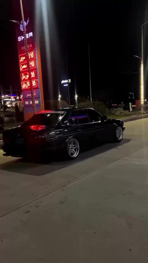 بیئم 528گێرى عادي مەکینە و ئەکسل بەشەرت سەنەویە وەکالەیە واجی هەیە پاکانەیە مۆدیل 1991بێ لێدران مواسەفات ٤جام کارەبای سلایت ناو جلد  ABSمەرکەزی ٤ تایەو ویلی نوێ هەموو گیانی بەشەت  تەنها بۆ فرۆشتن گۆرینەوە ناکەم سعري٢٨$. ژماري موبيلا ***********
