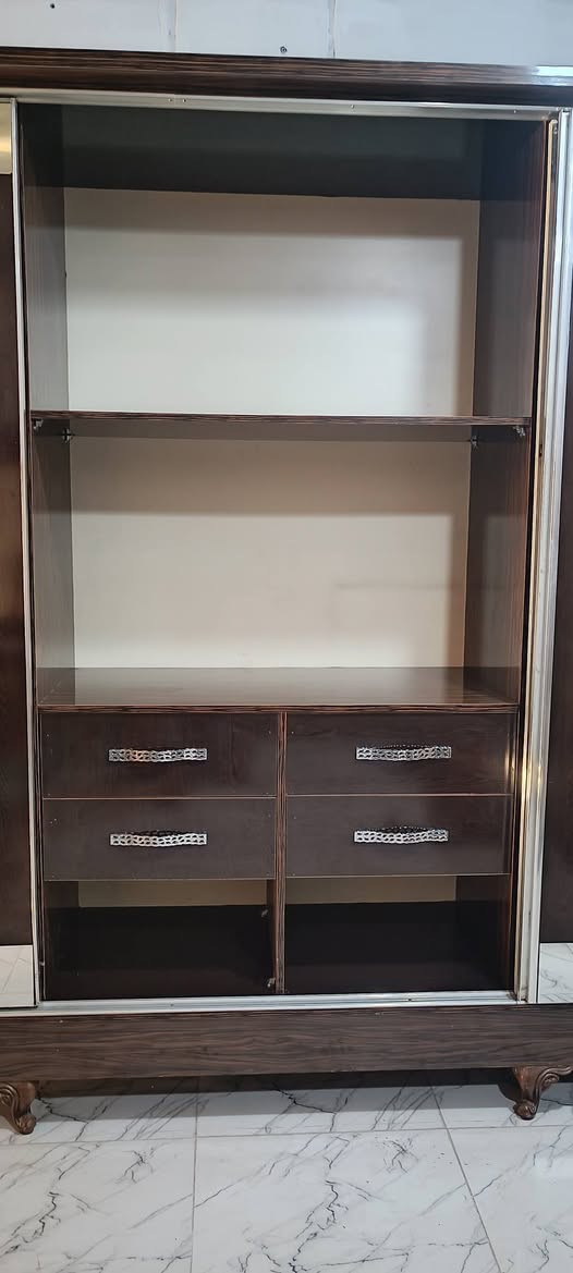 غرفة نوم فصال كلها mdf ثقيل  قياس الكنتور 375 سم  6 قطع تكمة دزكام بدون رطوبة بدون كسر العنوان كركوك دوميز
سعرها 675 وبيها مجال


**إذا كنت صاحب هذا الإعلان وتريد حذفه لأي سبب، رجاءا أرسل رسالة إلى الدعم الفني**