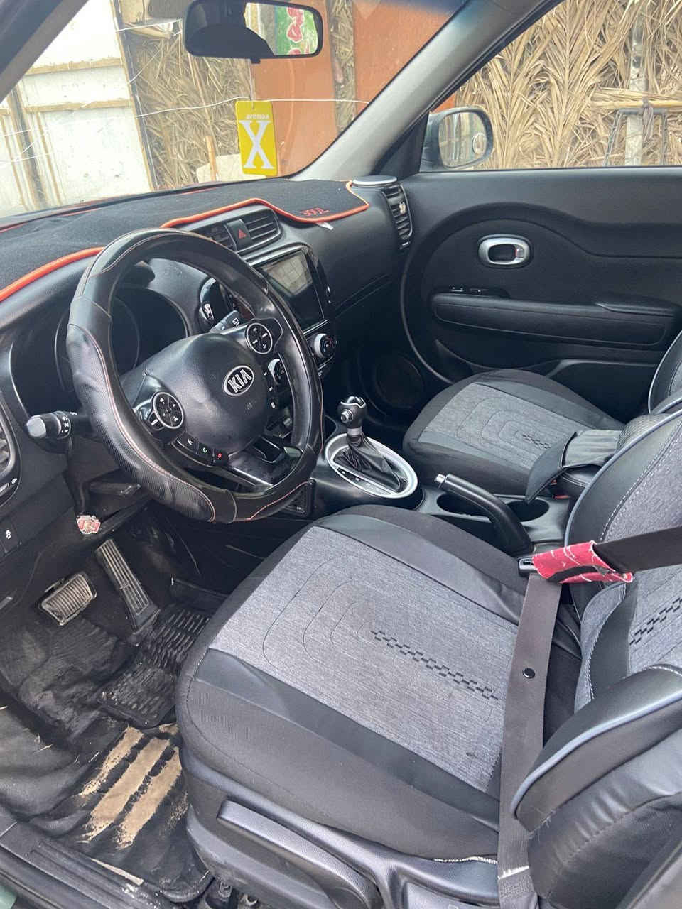 السلام عليكم
كيا صول موديل  2014  محرك 2000 رقم بغداد انكليزي اللون زيتوني وبأسمنا جاهزة محرك كير غرفة  حادثها بنيد وجاملغ أيسر من الخارج فقط اللغود سليمة السعر 100 
 بغداد حسينية الراشدية 
ابو ياسر
***********

*********** واتساب
