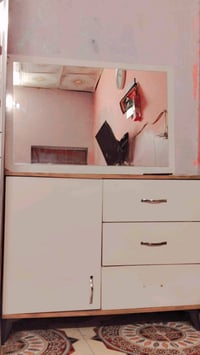 كوفه براكيه • غرفة نوم متكاملة • دولاب بمرآة