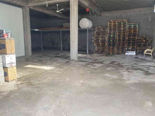 السلام عليكم بنايه للبيع مساحه 150 مسلحه صالحه 5طوابق مي مجاري كهرباء البنايه كهرباء كامله عنوان قنطرة السلام خلف مطعم عين التمر شارع الكابينه السعر 165 وبيه مجال ***********
