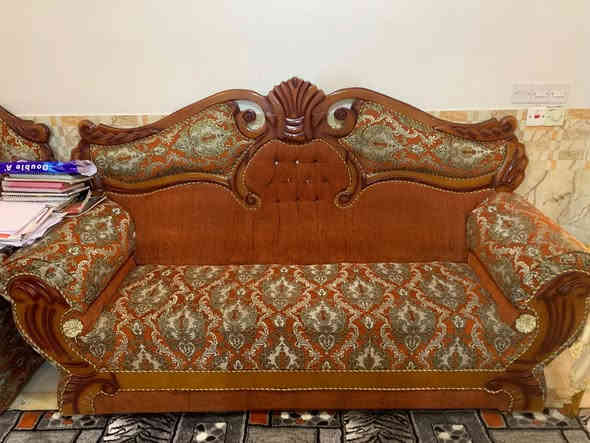 السلام عليكم..تخم 12 مقعد مستعمل نضيف للبيع مكانة البياع..السعر 250 ..للاستفسار ***********
