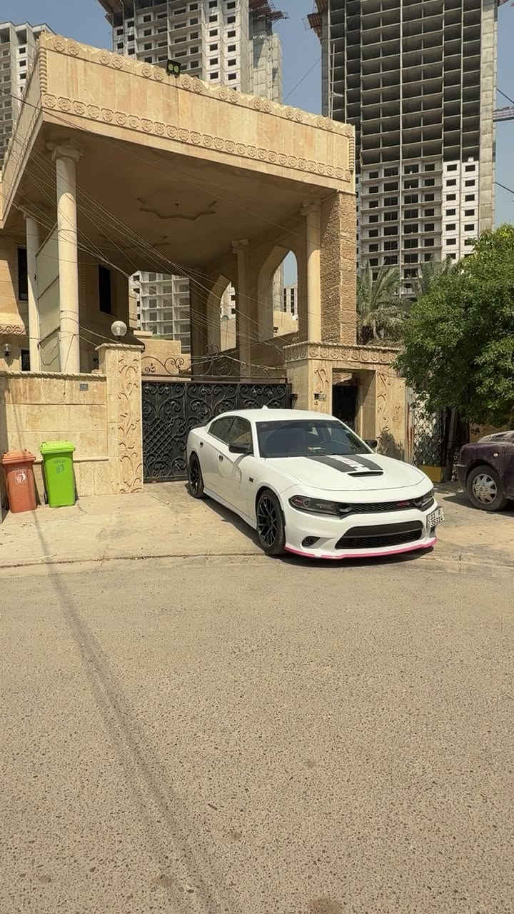 سلام عليكم شباب 
جارجر سكات باك للبيع 
موديل 2022 
اللون ابيض 
مكينه V8 / 6400ccm🐝🐝 
ماشيه : 35 m 
رقم بغداد بأسمي والتحويل ثاني يوم 
المواصفات 
——————————-
كشنات كنتاره احمر مختم ( سكات باك ) 
فجوج بريمبو 6 بستم 
اكسل قفل 3.9 
كير 8 نمر 
دبات موبار سود
شاشه كار بلي 
كشنات تدفئه تبريد 
4 مودات قياده 
ذاكرة خزن ميموري 
حساسات خلفيه + جانبيه 
كامره خلفيه 
وباقي مواصفات السكات باك معروفه 
الأضافات 
———————————
لدات اوركال متغير 
وسقف روز رايز

حادثها 
——————————-
جاملغ وبنيد فقط 

* علماً السياره مناقصها اي شي جاهزه مجهزه 
* لا بيها تكحيل ولا بارد وكشرها كلش حلو 
السعر 230 ورقه وبالعافيه على الي ياخذها
مكاني بغداد / المنصور
رقمي ***********
