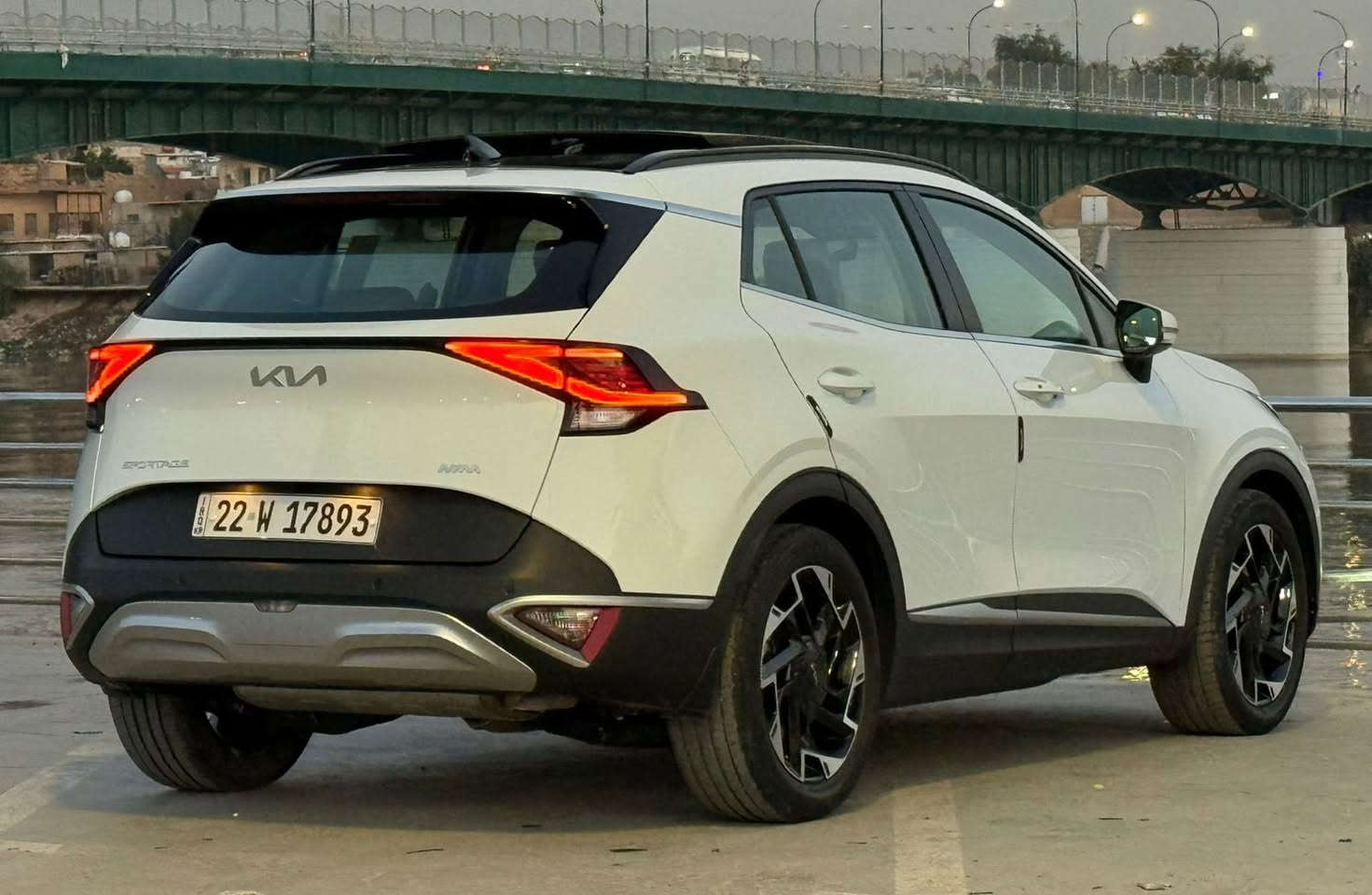 السلام عليكم للبيع كيا سبورتج رقم اربيل تحويل او وكالة مضمون موديل2024 وكالة nimكفالة عامة فول مواصفات 1/1
مواصفات السيارة
فتحة 
بصمة تشغيل
بصمة بيبان
تشغيل عن بعد
حساسات امامي خلفي
رادارت
قطعتين تبريد
شفتات ستيرن 
داخل ديجتال
كراسي كهرباء
مانع انحدار
اوتو هولد
انظمة قيادة
5كامرات
تدفئة بالكشنات
تدفئة بالستيرن
صندوك كهرباء
هند بريك بصمة
لدات امامي خلفي
اشاير بالمري
وبعد بيه هوايه مواصفات
عنواني بغداد الكاظمية قرب شارع اكد
للاستفسار:***********
***********
