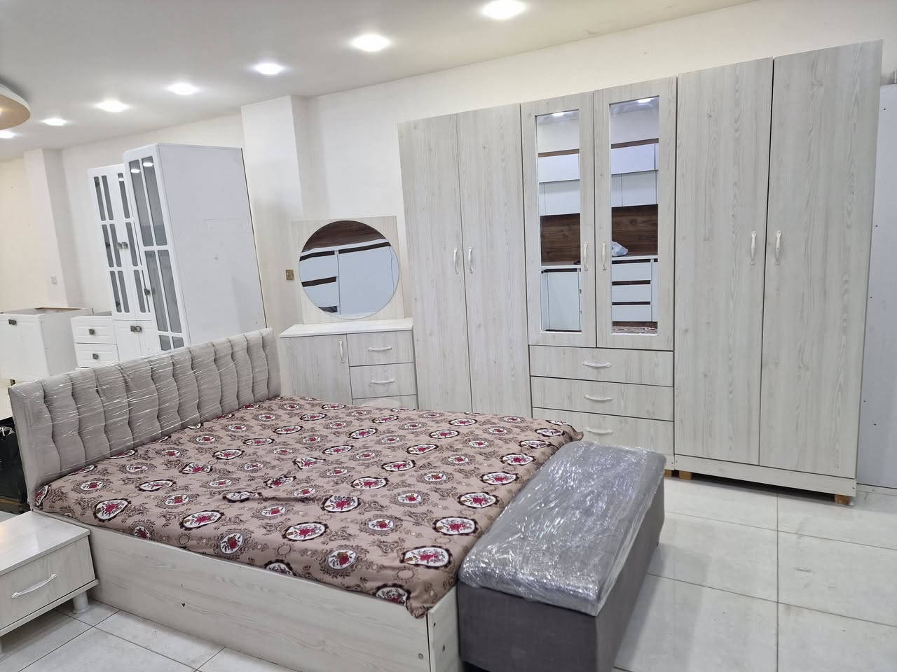 ژووری نوستنی دەستکرد 6 پارچە
زۆر تۆکمەو چاک وپاک ماوەتەوە 
سلیمانی/کانی سپیکە /پشت مزگەوتی تەبای 
***********
