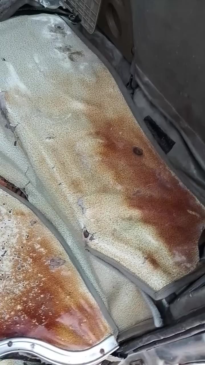 سيارة كية بستةموديل ٩٣بدون راعي ابيع كوم حديد ***********بس واتساب السعر 20وبيهة مجال سنوية لل 27
