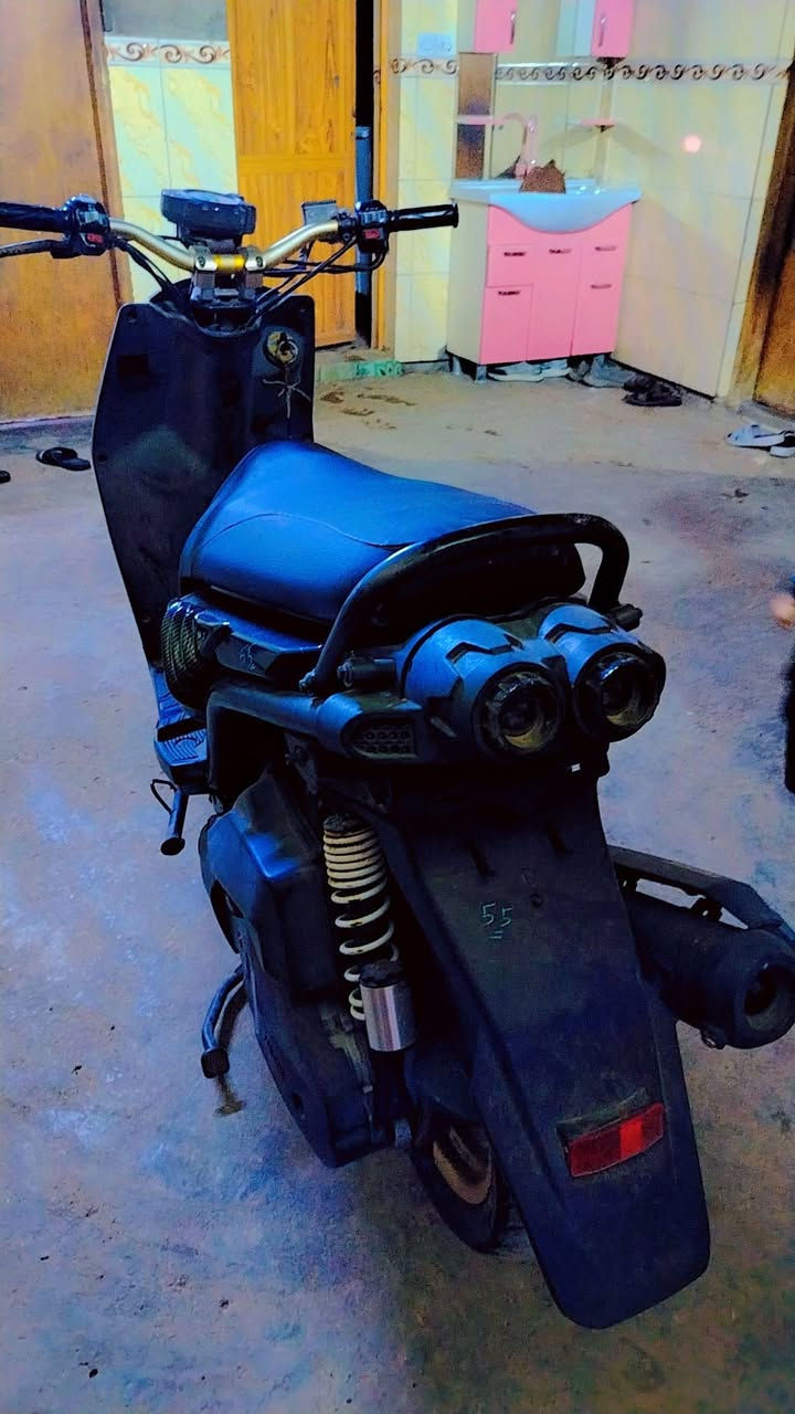 السلام عليكم سكنس جبلي دراجه نضيفه نزلته رتبه قبل شهرين دراجه خير من الله السعر مليون و٣٠٠ وبيهه مجال استفسار أكثر ***********
