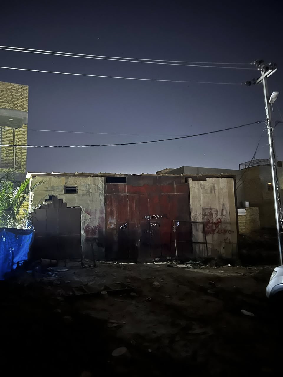 السلام عليكم
جملون 200 متر مربع في حي الزهراء مقابل عمارات السكنيه  يقع على الشارع العام بناء بلوك وسقف سندويش للبيع

للتفاصيل اكثر 

اتصل على 

***********
