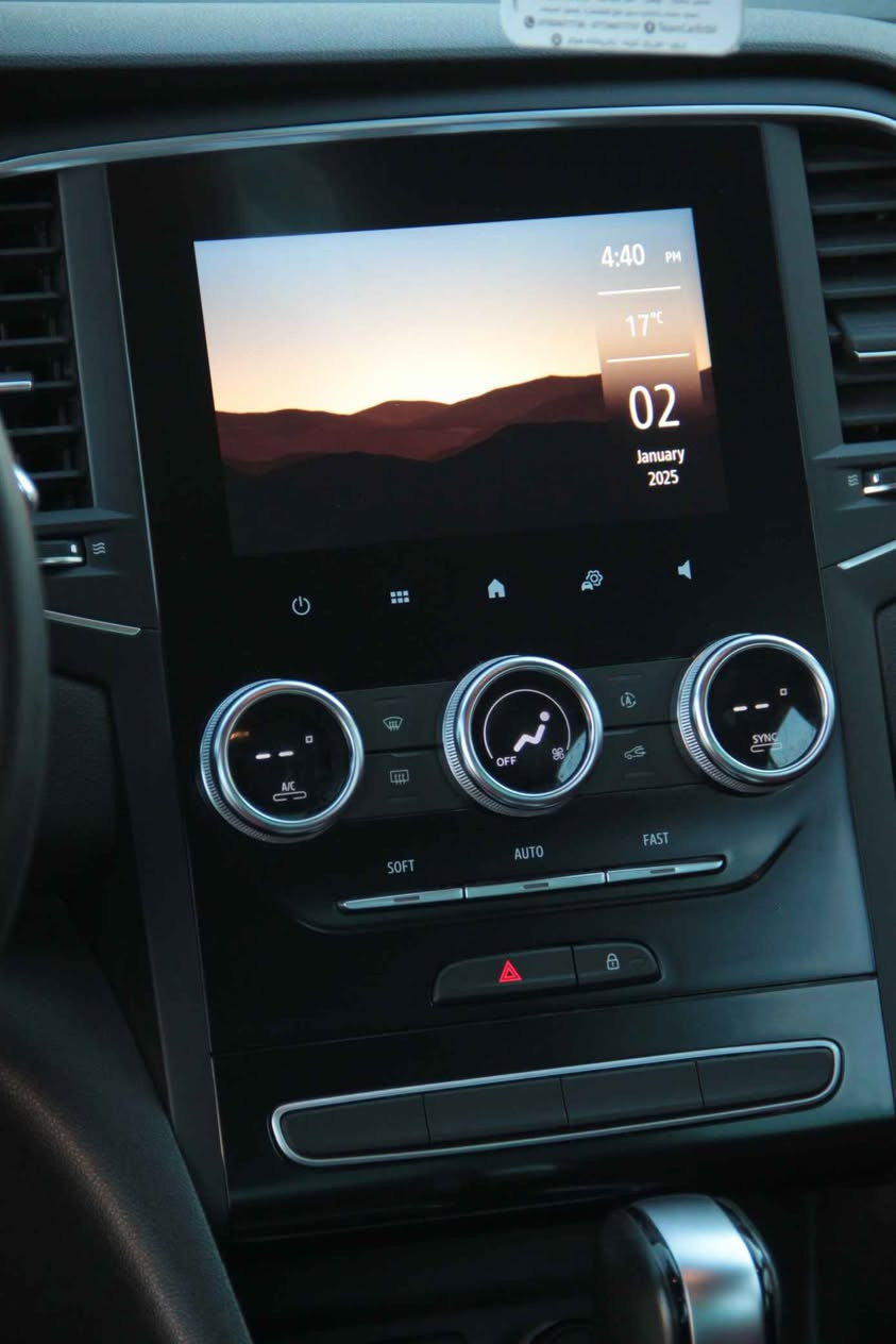 السلام عليكم 

للبيع 
Renault Megane 2023

السيارة ماخذهة زيرو على ايدي ما بيها قطرة صبغ

_ السيارة ماشية 62 الف كيلو 
_ شاشة 
_ كامرة خلفية 
_ حساسات خلفية
_ مثبت سرعة 

و باقي مواصفات اليمجان المعروفة 

السيارة مكانها اربيل 

السعر : 135 ورقة

للتواصل 
*********** أربيل, العراق
