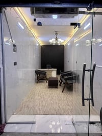مكتب جاهز وكامل ديكورات جاهزه للايجار كامل هوه ولاثاث موقع المحل زيونه...