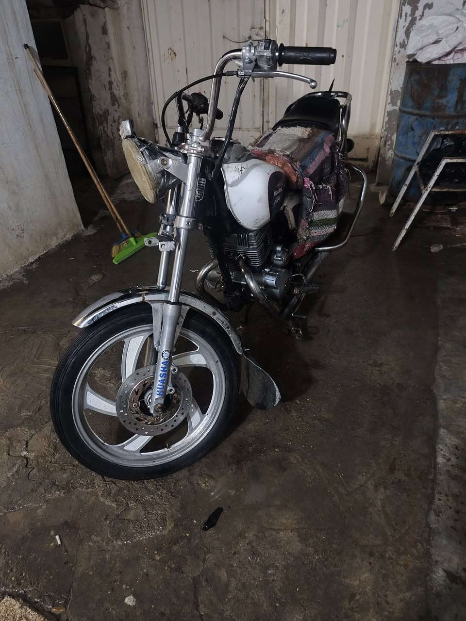 دراجه جني موديل 2011 اوراق كامله اصليه للبيع السعر 250وبيهة مجال التصال***********
