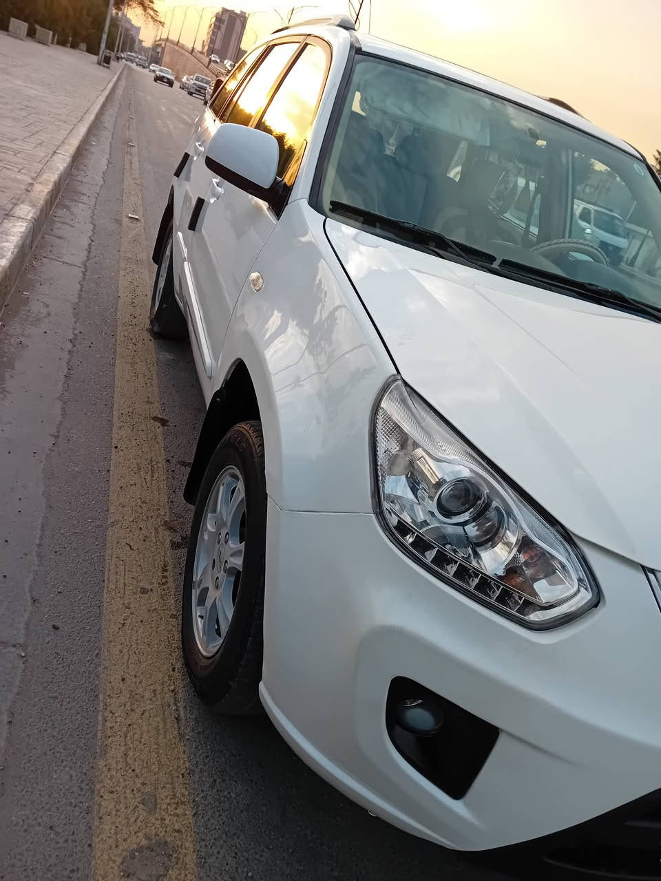 السلام عليكم سياره شيري تيكو للبيع موديل ٢٠١٣ رقم بغداد سياره بأسمي سنويه مجدده رقم دولي جديد مواصفات السيارة فتحة سقف تحكم ستيرن جهتين مرايات كهرباء جام كهرباء كشنات جلد تدفئة بالكشنات نظام ايكو مانع انزلاق تخم ويل كب تبريد شغال سيارة حلوة ونظيفة للاتصال ***********
