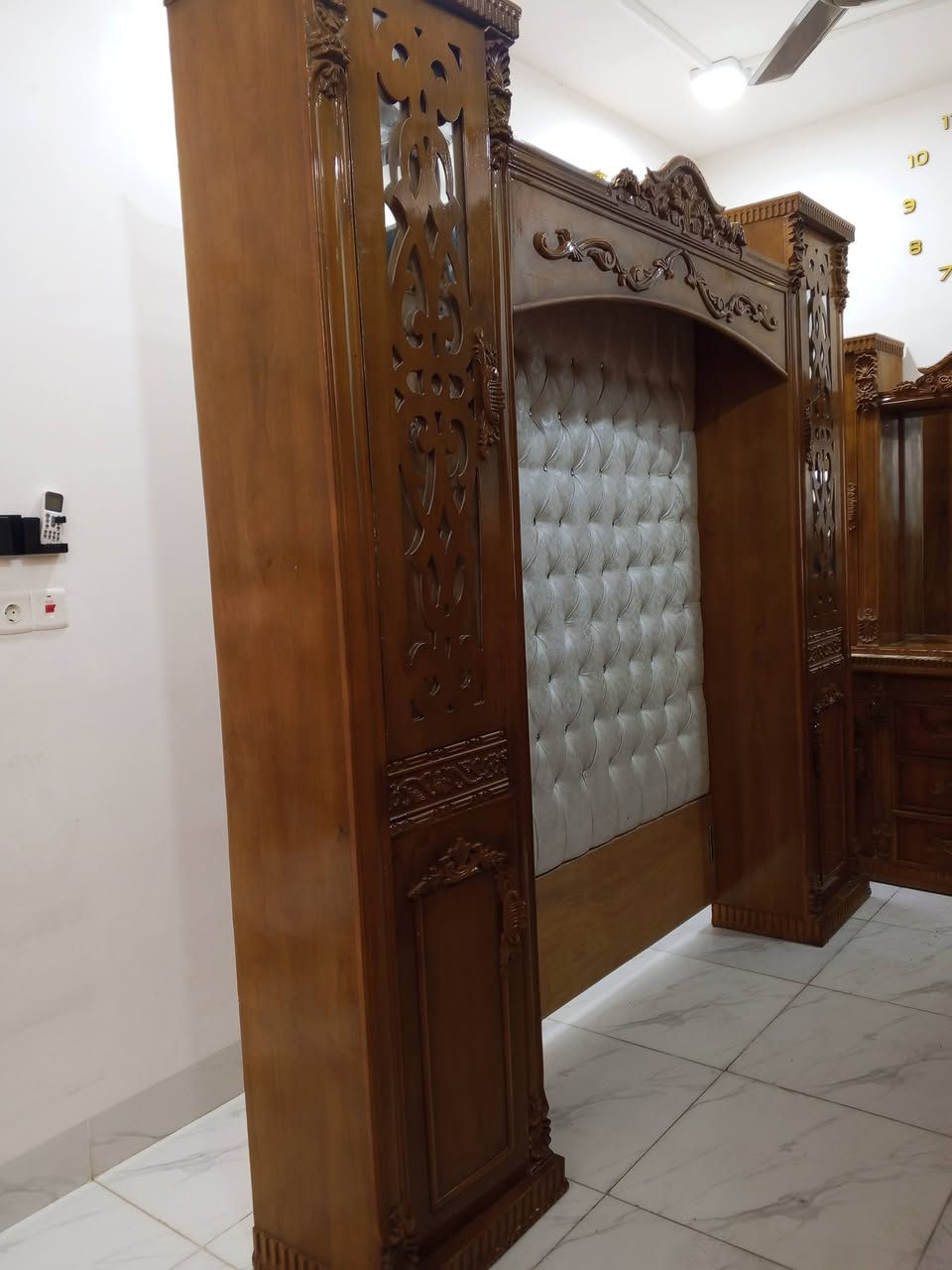 السلام عليكم غرفة تكمة خشب عراقي ثقيل جديدة استعمل قليل جدا سعر البيع مليون و550  مع ملحقاتها
السلام عليكم غرفة تكمة خشب عراقي ثقيل جديدة استعمل قليل جدا سعر البيع مليون و550  مع ملحقاتها
عنوان ايسر الموصل للتواصل ***********
ملاحظة: سبب للبيع فخمة وكبيرة وماعندي مكان
