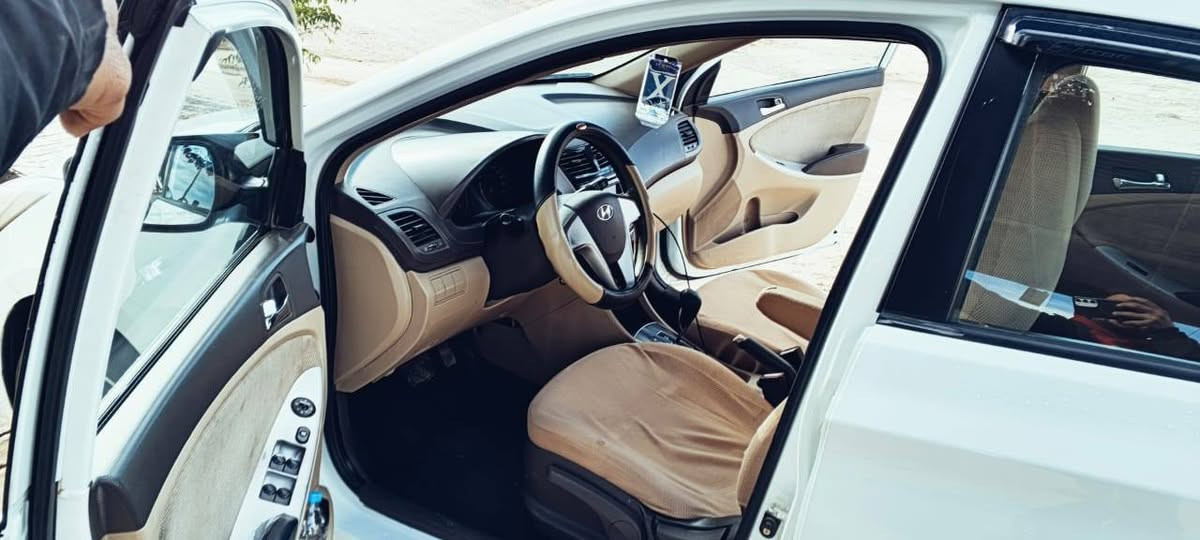 اكسنت موديل ٢٠١١
رقم اربيل

بيه مكانين كرت الاول بالجاملغ الامامي للسكن

والثاني جوا قبغ البنزين 

وبيه ملاحظة تعديل جوا الباب الخلفي للسكن مبينه بالصورة

 والمحرك 16

والهزه جديدة 

والسنوية بإسمي شرط تحويل 
السعر110$

***********
