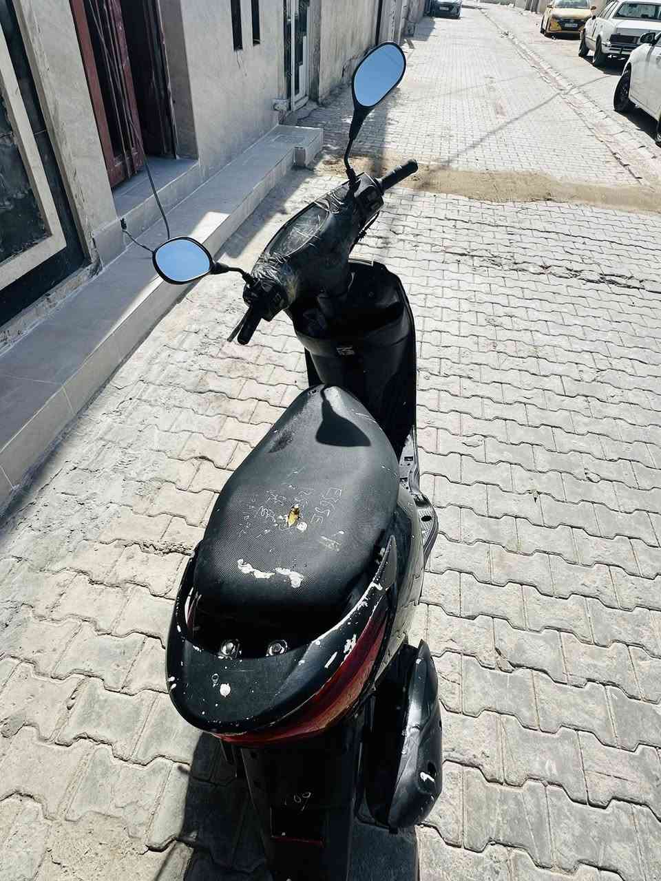 السلام عليكم بريز 140
سعرها 350 الف و بيها مجال بسيط 

العنوان . الحرية . دباش 

الرقم : ‭0776 723 0698‬
